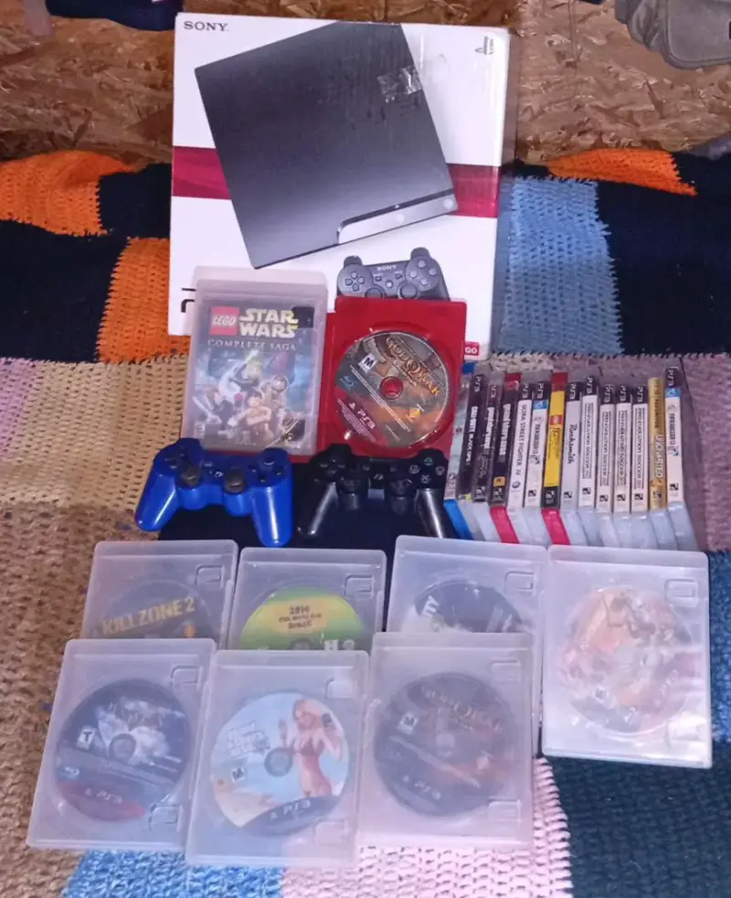 PlayStation 3 con juegos - 1