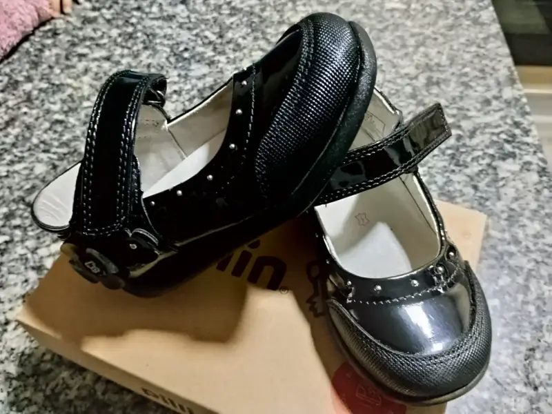 Zapatos de charol negro para niña Pillin - 3
