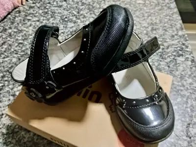 Zapatos de charol negro para niña Pillin - miniatura 3