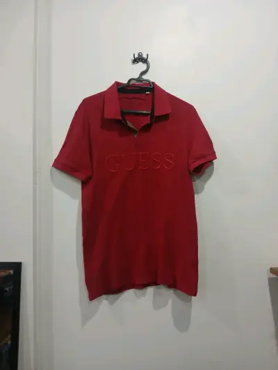Polera Polo Roja Guess para Hombre - miniatura 2