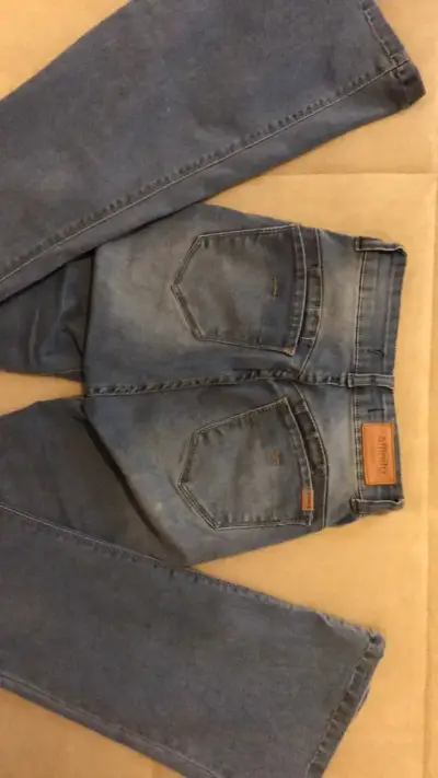 Jeans de mezclilla azul para mujer - miniatura 2