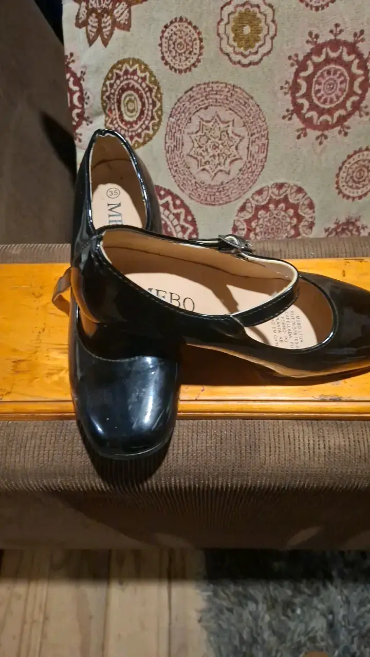 Zapatos de charol negro para mujer Mebo - 1