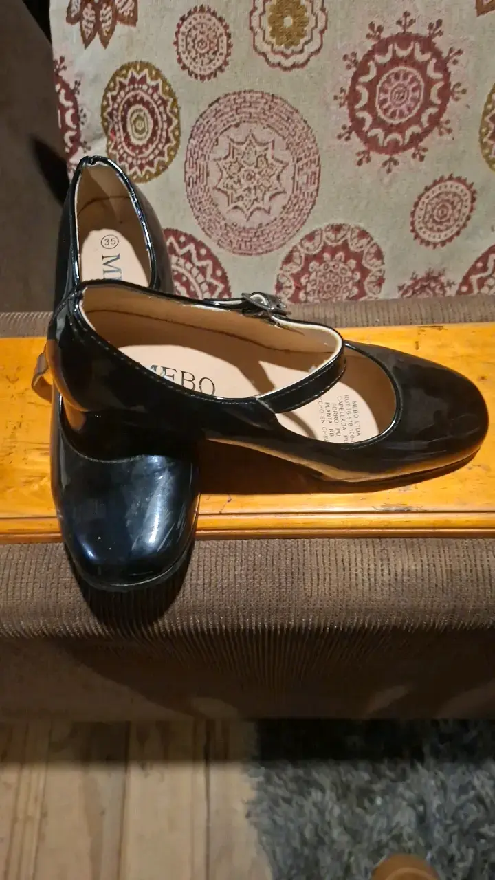 Zapatos de charol negro para mujer Mebo - 2