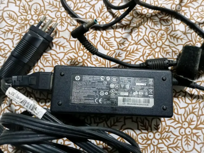 Cargador de Laptop HP 90W con Conector