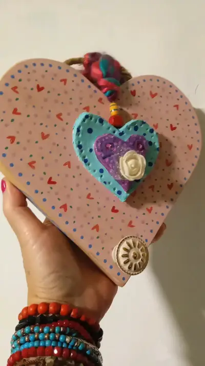 Decoración de pared en forma de corazón artesanal - miniatura 1