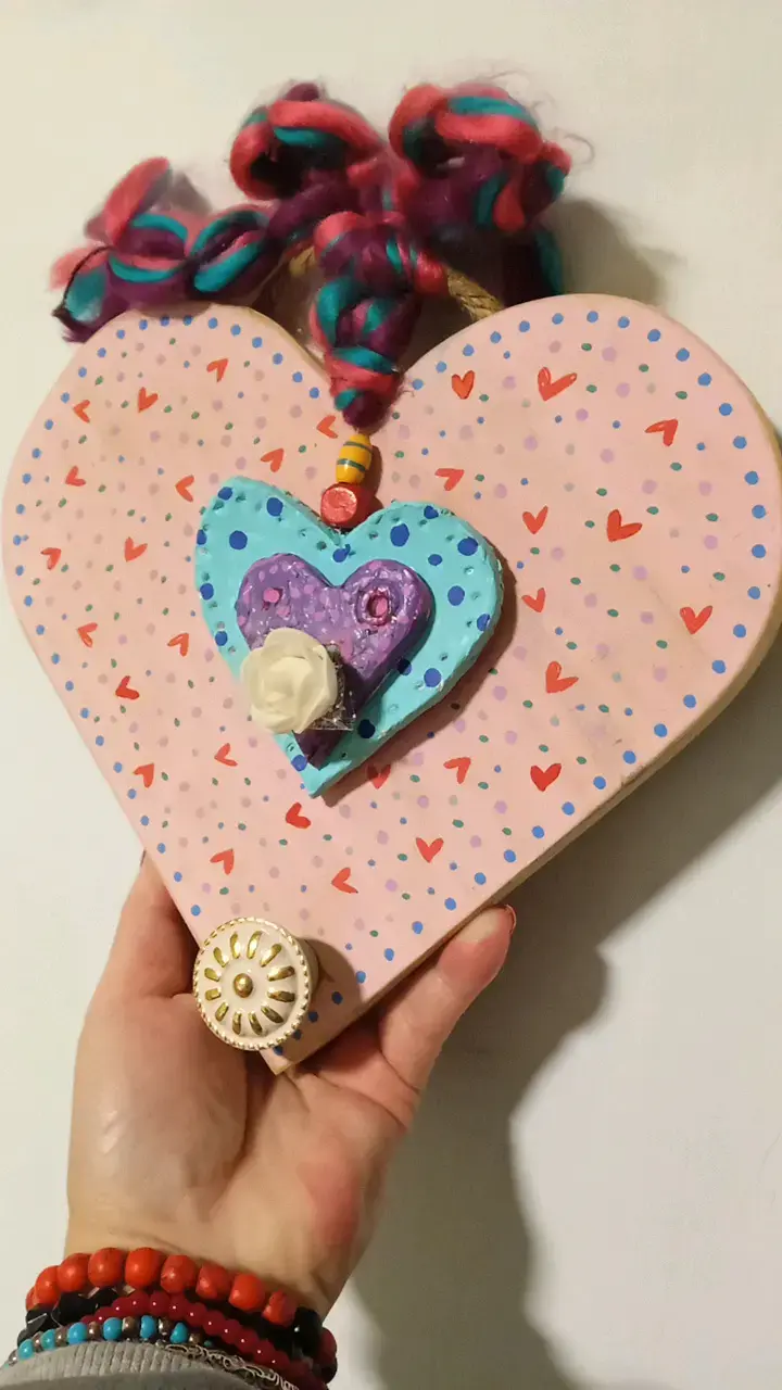 Decoración de pared en forma de corazón artesanal - 2