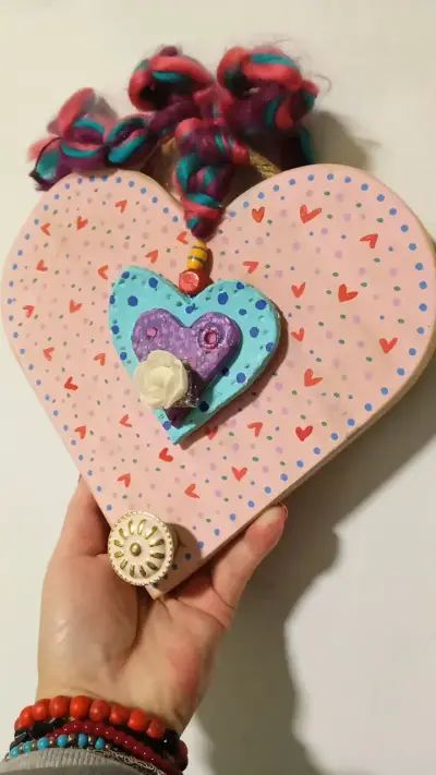 Decoración de pared en forma de corazón artesanal - miniatura 2