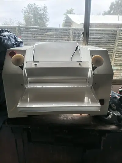 Máquina laminadora de masa industrial - miniatura 2