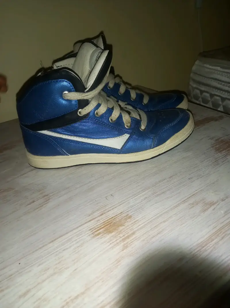 Zapatillas deportivas azules de cuero