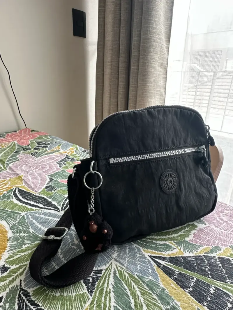 Cartera cruzada negra Kipling con llavero - 1