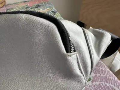 Riñonera de cuero gris con doble cierre Prüne - miniatura 3