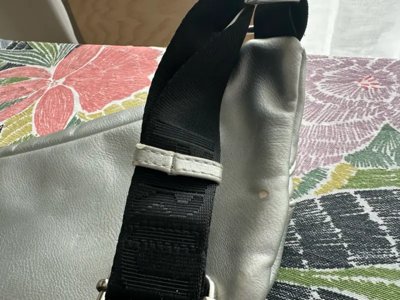 Riñonera de cuero gris con doble cierre Prüne - 4