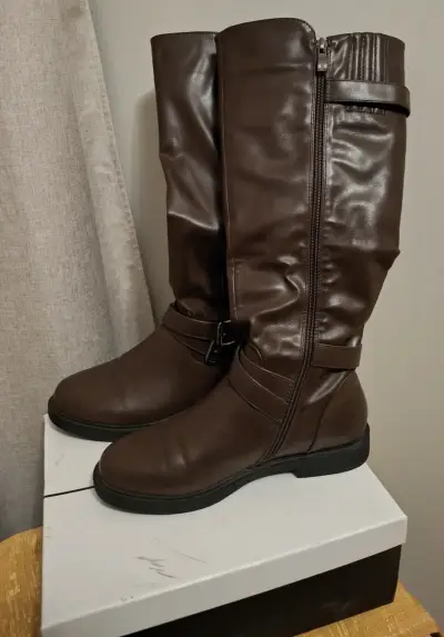 Botas largas marrones de cuero sintético - miniatura 1