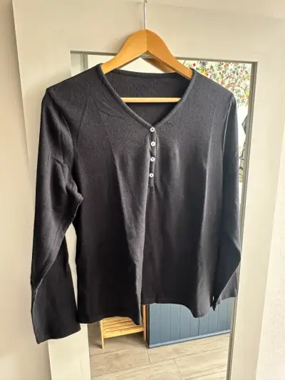 Conjunto de pijama negro con pantalón estampado - miniatura 1