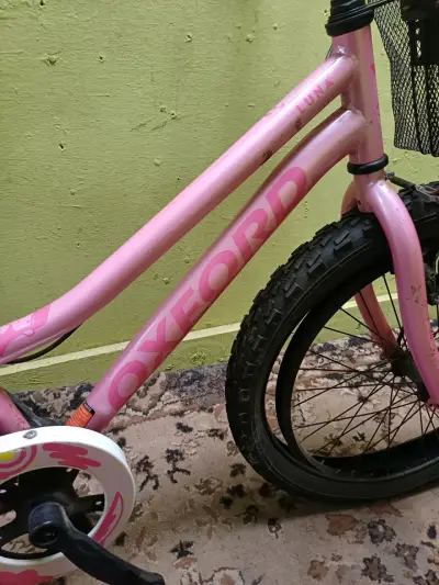Bicicleta infantil rosa con canasto - miniatura 3
