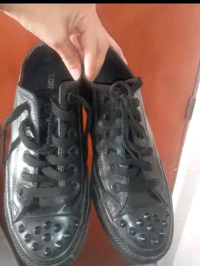 Zapatillas negras con tachas Converse talla 37.5 - miniatura 1