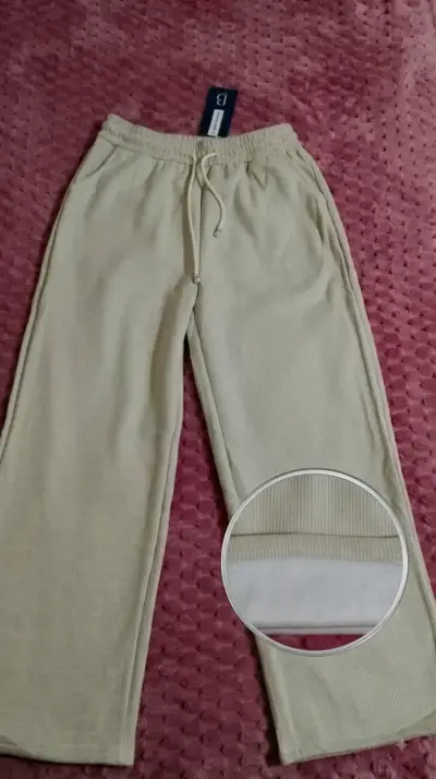 Pantalones de beige con cintura elástica - miniatura 1