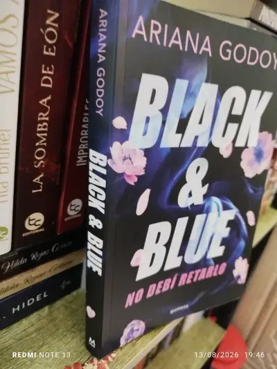 Libro 'Black & Blue' de Ariana Godoy - miniatura 2