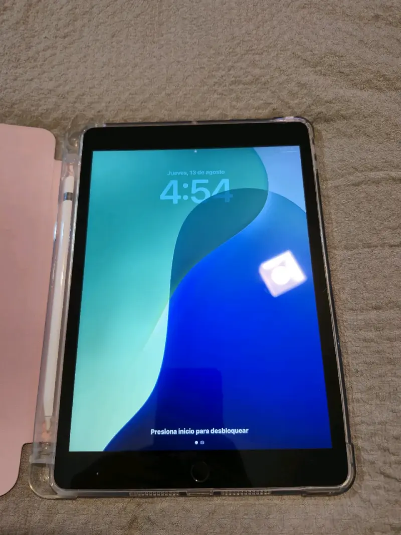 iPad de novena generación con 64GB y Apple Pencil - 1