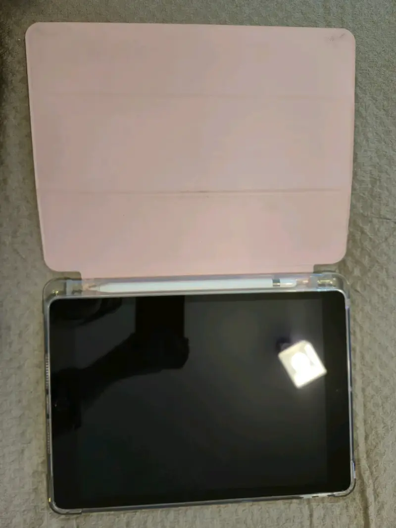 iPad de novena generación con 64GB y Apple Pencil - 3