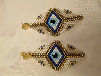 Aros colgantes de mostacillas con diseño de ojo - miniatura 5