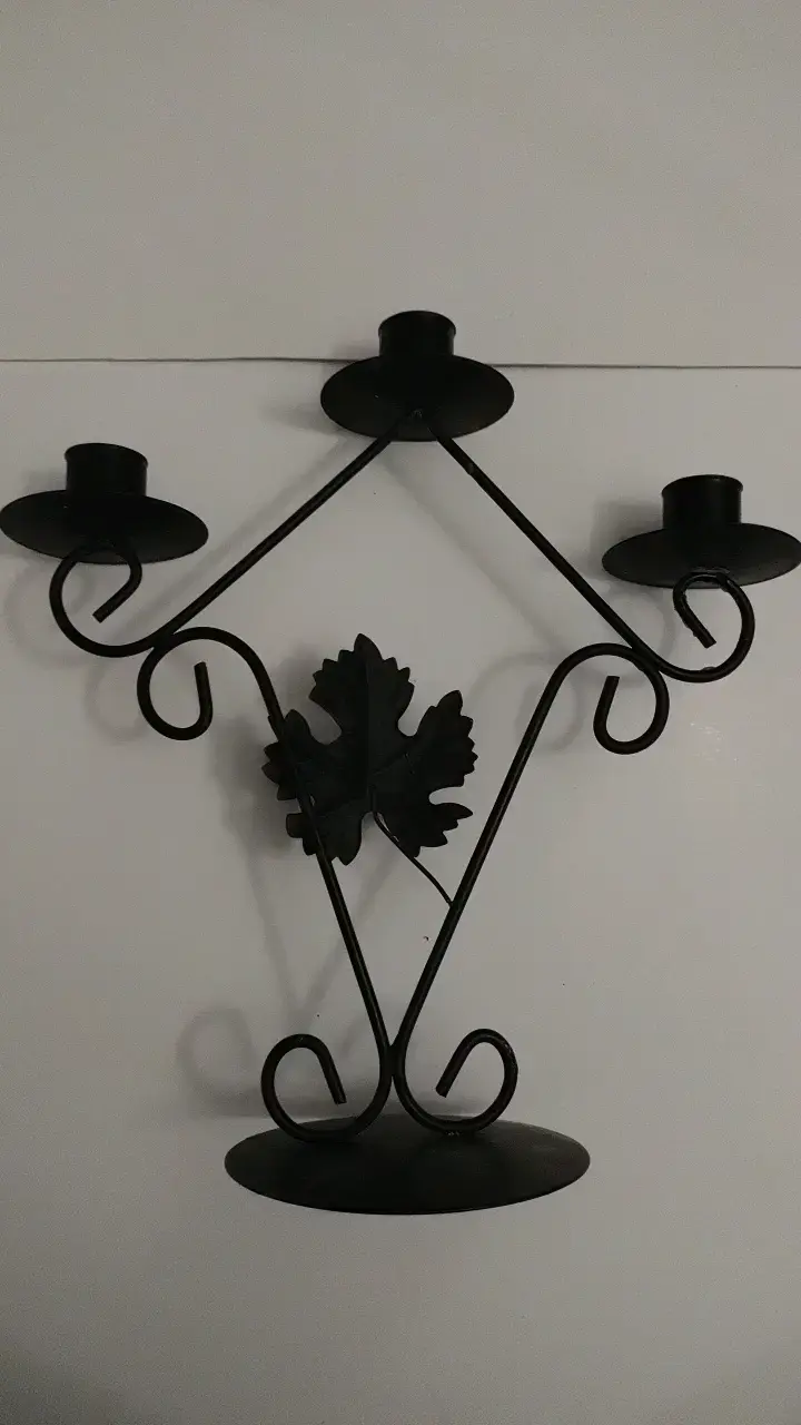 Candelabro de metal negro para tres velas - 3