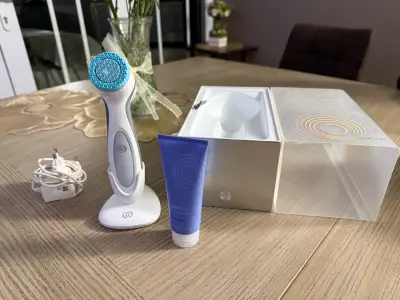Dispositivo de limpieza facial Nu Skin LumiSpa - miniatura 1