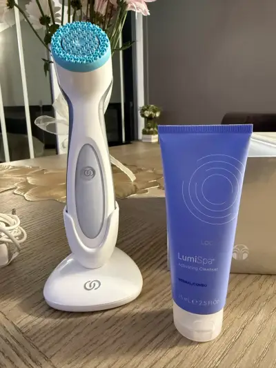Dispositivo de limpieza facial Nu Skin LumiSpa - miniatura 3