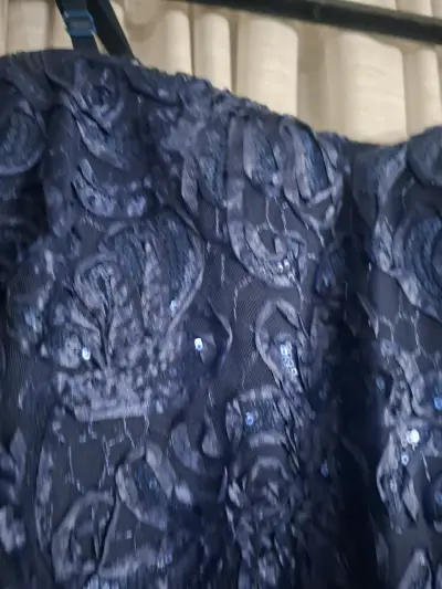 Vestido de encaje azul con mangas abullonadas - miniatura 3