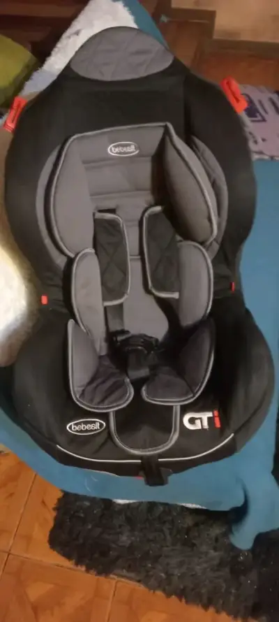 Silla de auto Bebesit GTI negra y gris - miniatura 1