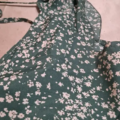 Vestido corto floral con volantes Shein - miniatura 2