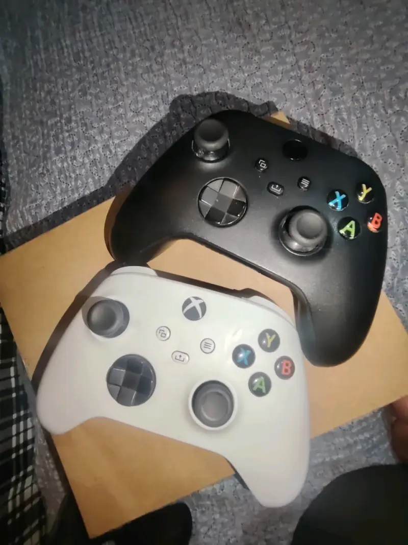 Controles xbox xs en blanco y negro - 2