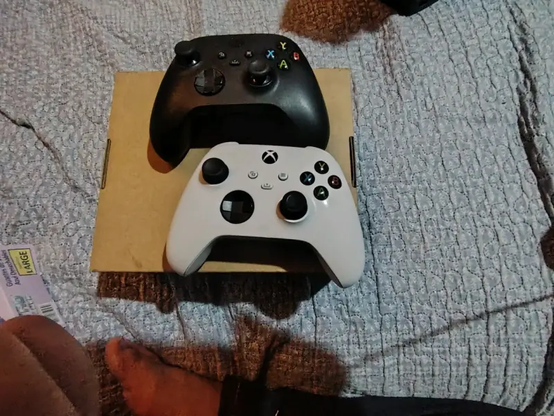 Controles xbox xs en blanco y negro - 3