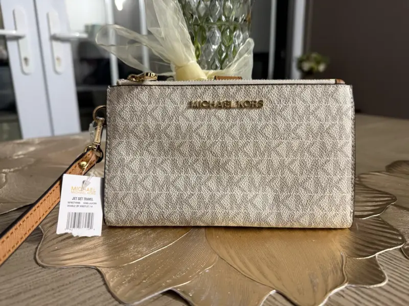 Cartera/billetera. Michael Kors Travel Beige - 1