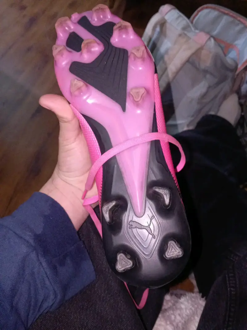 Botines de fútbol rosa para césped - 2