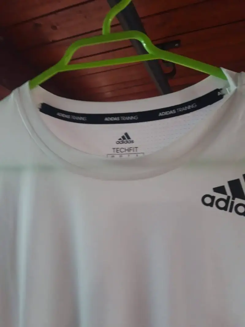 Conjunto deportivo Adidas Techfit blanco y negro - 2