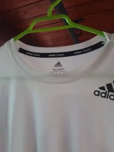 Conjunto deportivo Adidas Techfit blanco y negro - miniatura 2