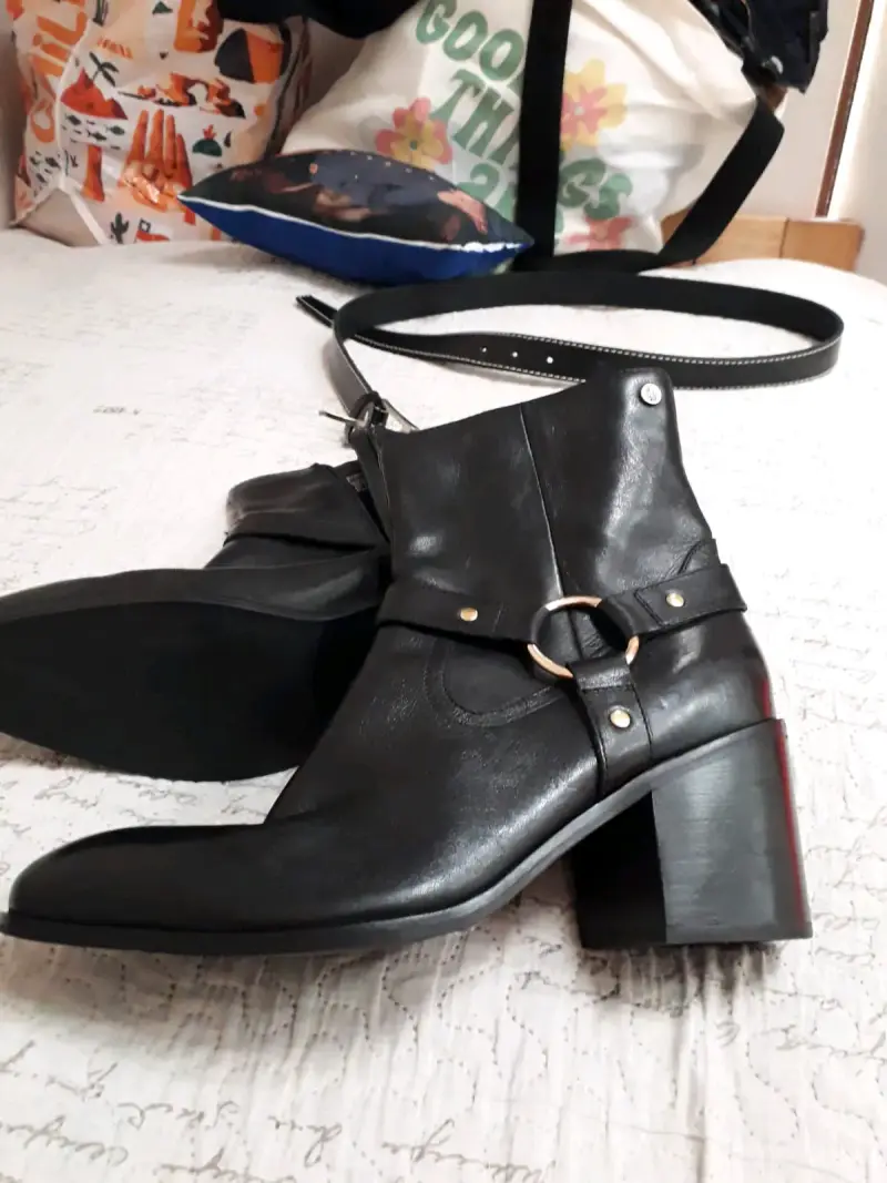 Botines de cuero con hebillas y tacón - 2