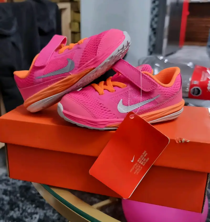 Zapatillas deportivas infantiles Nike rosadas - 1