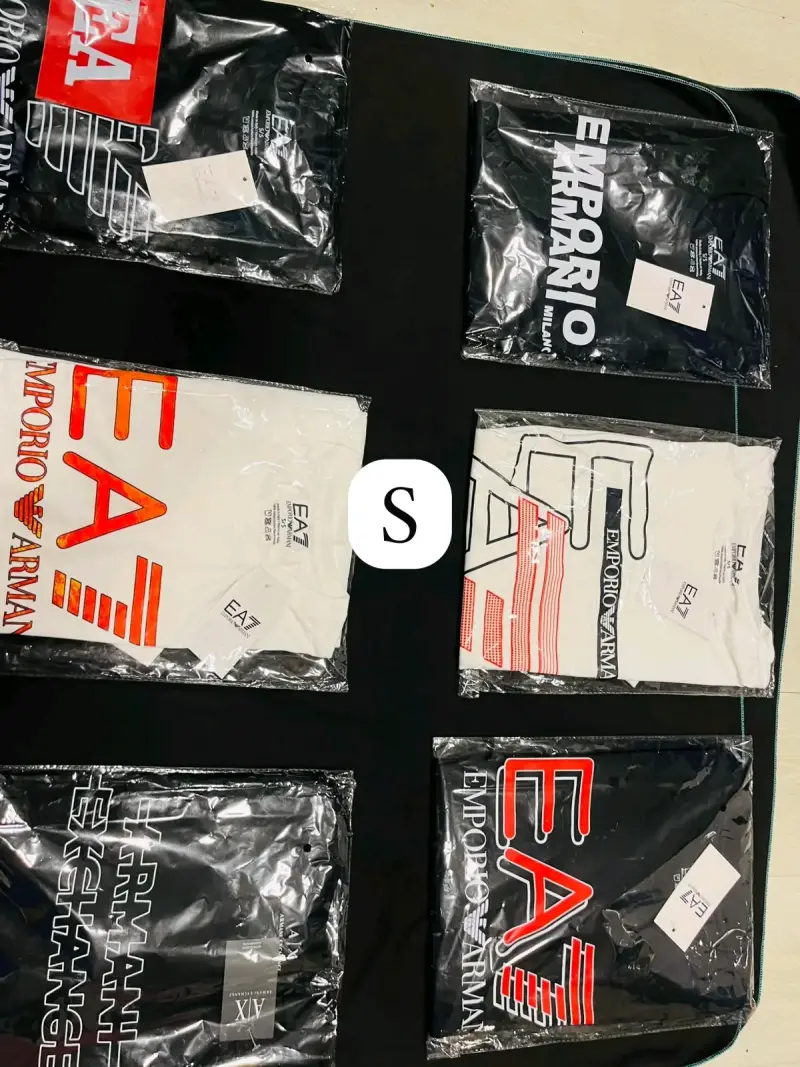Poleras Emporio Armani EA7 en varios colores y tallas - 1