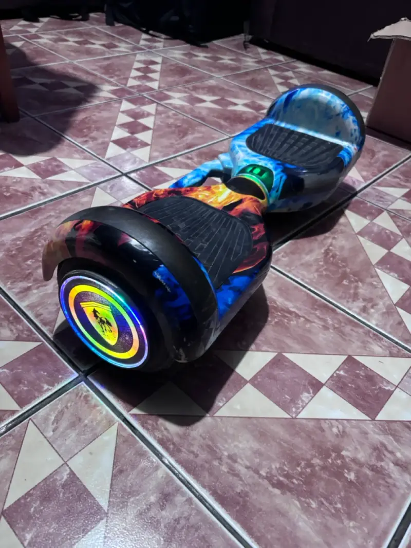 🛹 Hoverboard con luces LED + parlante Bluetooth 🔊✨ - 1