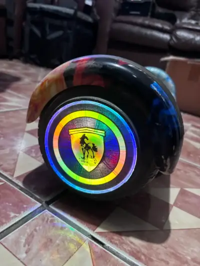 🛹 Hoverboard con luces LED + parlante Bluetooth 🔊✨ - miniatura 2