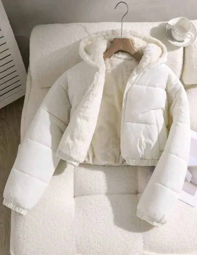 Chaqueta corta acolchada blanca con capucha - 1
