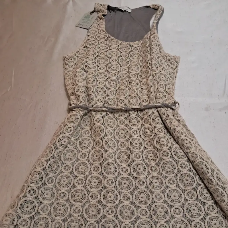Vestido de encaje beige Tatienne sin mangas - 1