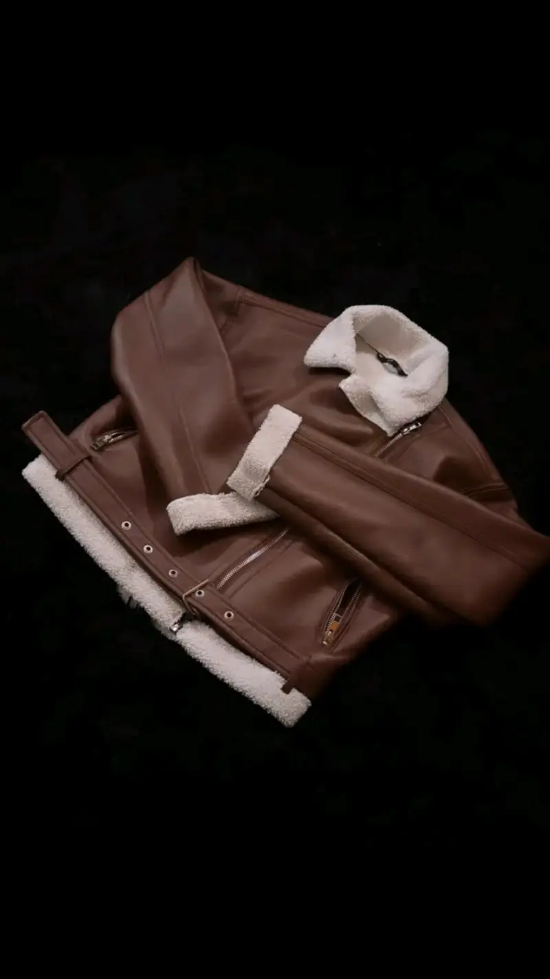 Chaqueta de cuero marrón con forro de lana
