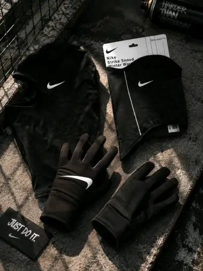 Set de Guantes y Pasamontañas Nike Pro Therma-FIT - miniatura 2