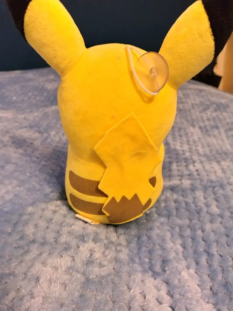Peluche Pikachu Pokémon amarillo - 2