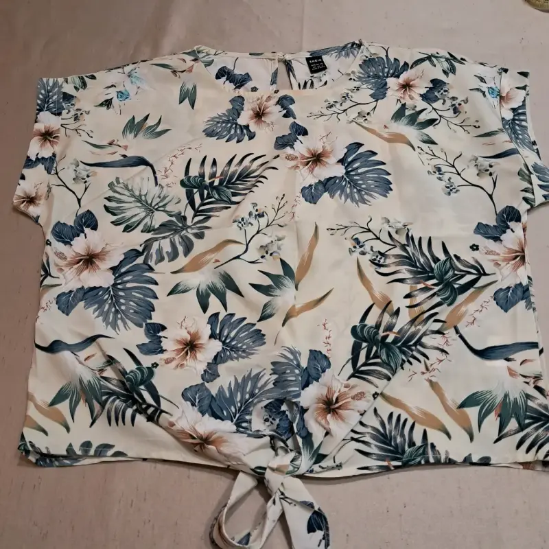 Blusa floral de verano Shein con lazo - 3