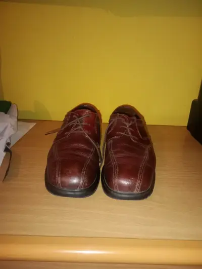 Zapatos de cuero marrón para hombre en buen estado - miniatura 2