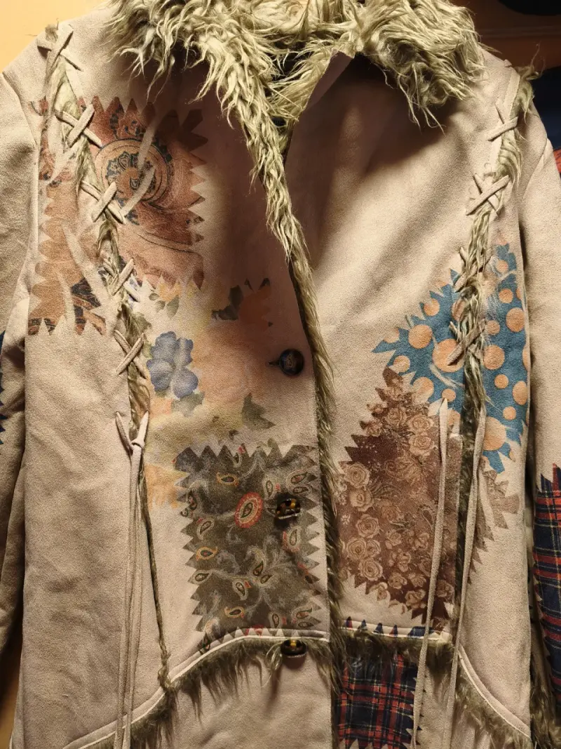 Abrigo de mujer con diseño patchwork y forro de piel sintética - 1
